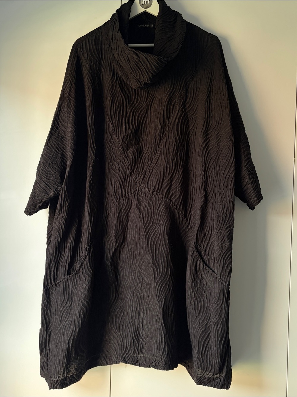 GRIZAS CrinkleTextured Black Relaxed Tunic Dress